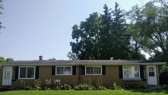 803 W Van Buren St, Unit 803 in Janesville, WI - Building Photo