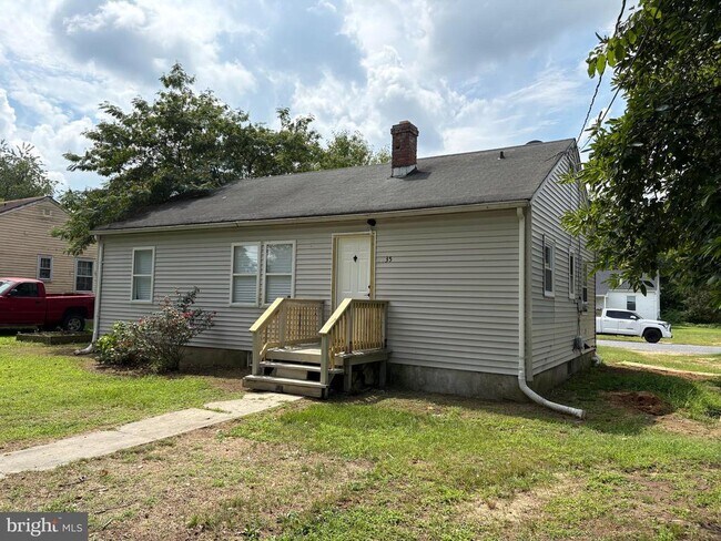 property at 35 Oakland St