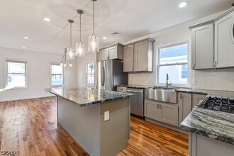 43 Howe Ave in Montclair, NJ - Building Photo - Building Photo