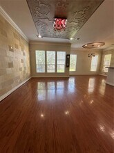 9114 Harbor Hills Dr in Houston, TX - Building Photo - Building Photo