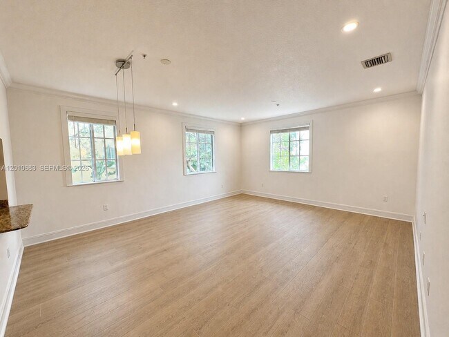 115 Mendoza Ave in Coral Gables, FL - Building Photo - Building Photo