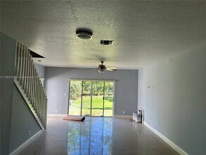 7653 Tamarac Island Cir in Tamarac, FL - Building Photo - Building Photo