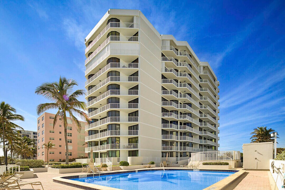 2917 S Ocean Blvd in Highland Beach, FL - Building Photo