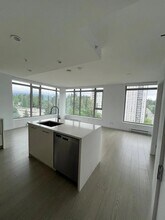 518 Whiting Way in Coquitlam, BC - Building Photo - Building Photo