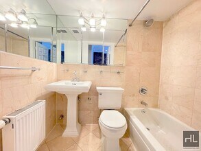 202 E 13th St in New York, NY - Building Photo - Building Photo