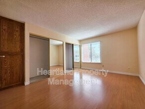 1030 E Washington Ave in Escondido, CA - Building Photo - Building Photo