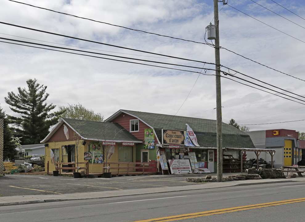 680 Notre-Dame in Repentigny, QC - Building Photo