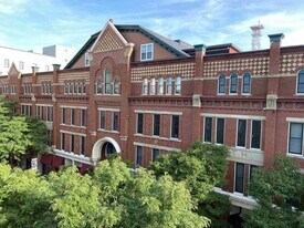 30 Hanover St in Manchester, NH - Building Photo