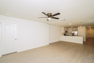 11524 Chestnut Barr Dr in Converse, TX - Building Photo - Building Photo