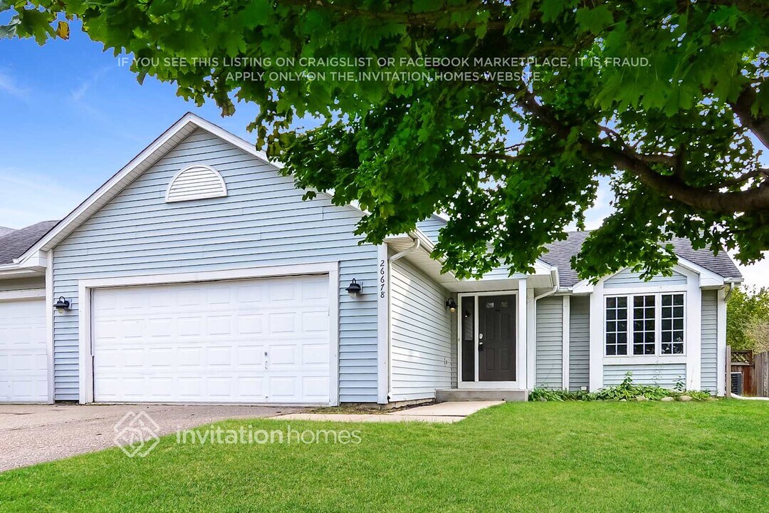26678 Oakridge Way in Elko New Market, MN - Foto de edificio