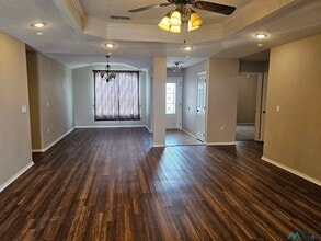 2214 Boxwood Cir in Portales, NM - Building Photo - Building Photo