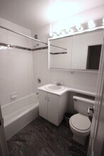 76 W 85th St in New York, NY - Building Photo - Building Photo