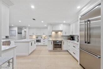 635 Fountainhead Ln in Naples, FL - Building Photo - Building Photo
