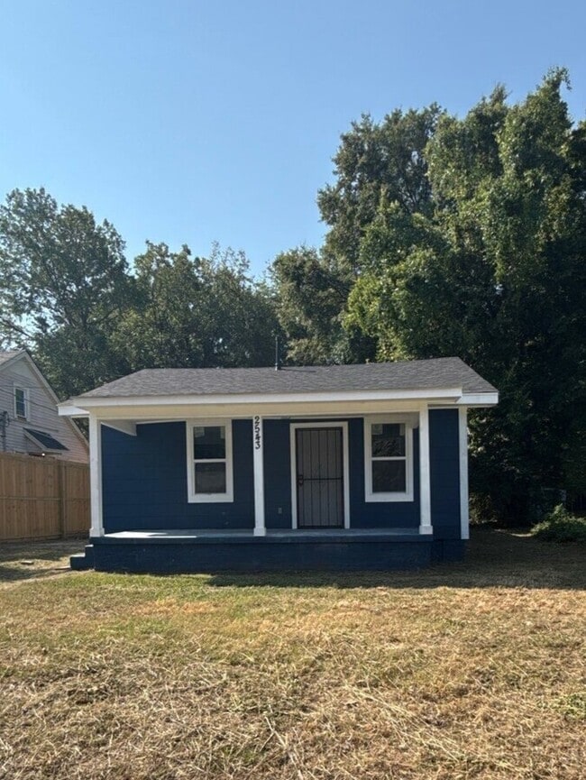 property at 2543 Pershing Ave