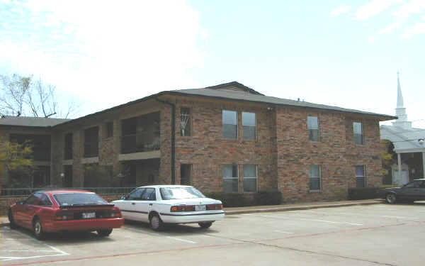 Rosewood Two Apartments in Grand Prairie, TX - Building Photo