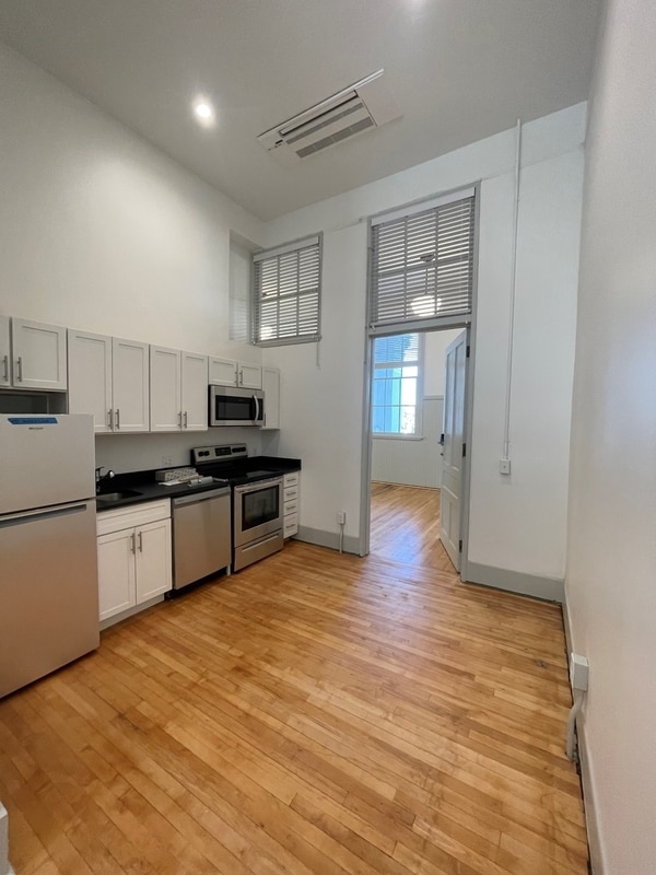property at 315 W 38th St