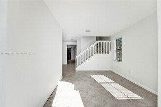 5013 Vulcan Way in Davie, FL - Building Photo - Building Photo