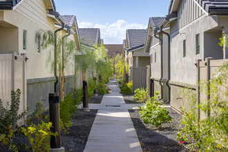 Bloom at Deer Valley in Phoenix, AZ - Building Photo - Building Photo