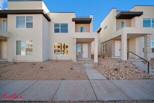 897 W Boxthorn Dr in Saint George, UT - Building Photo