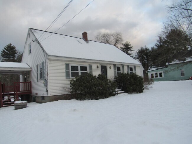 121 Londonderry Tpke in Auburn, NH - Building Photo - Building Photo