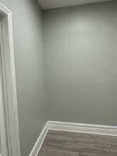 19 Dodd St, Unit first floor in East Orange, NJ - Foto de edificio - Building Photo