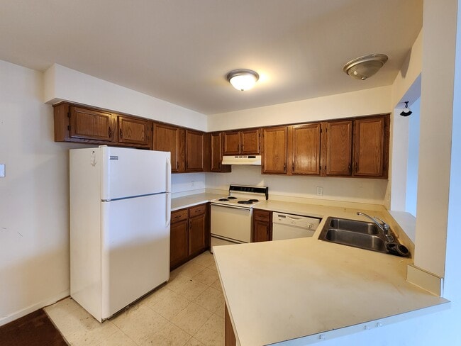 15779 Canal Rd in Clinton Township, MI - Building Photo - Building Photo