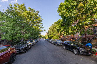228 Van Buren St in Brooklyn, NY - Foto de edificio - Building Photo