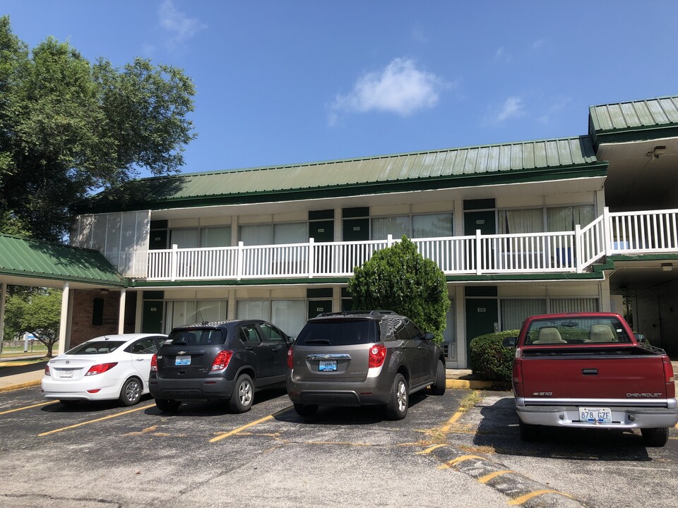 Juniper Hills Apartments in Frankfort, KY - Foto de edificio