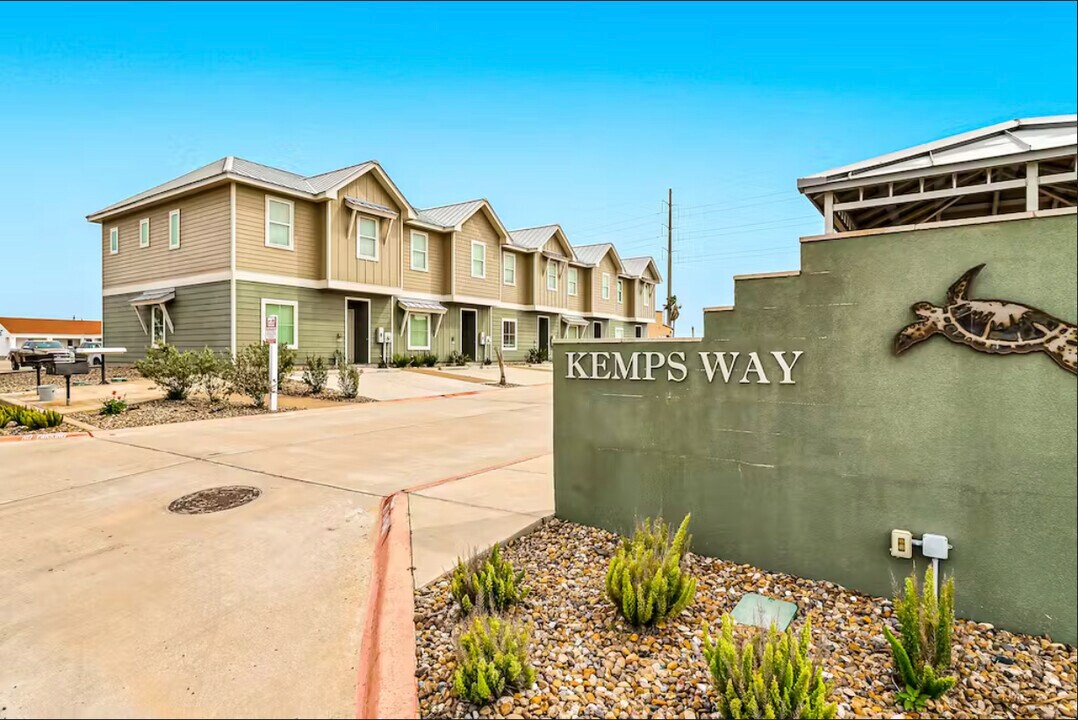 14307 Kemps Way in Corpus Christi, TX - Building Photo