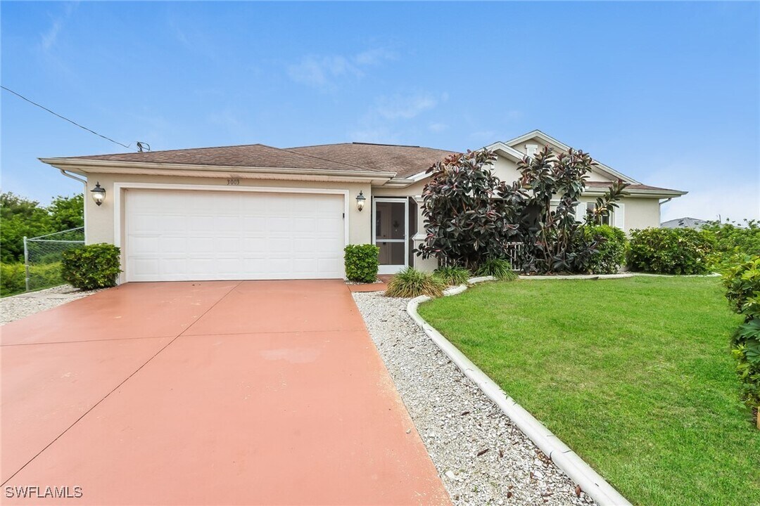 3003 12th St SW in Lehigh Acres, FL - Building Photo