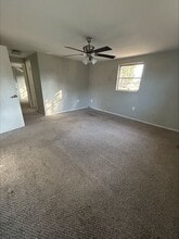 5932 15th St in Zephyrhills, FL - Building Photo - Building Photo