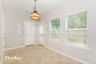 323 Lobdale Falls Dr in Lawrenceville, GA - Building Photo - Building Photo