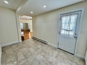 100 Vinton St in Melrose, MA - Building Photo - Building Photo