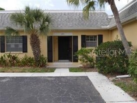 2411 Aspinwall St in Sarasota, FL - Building Photo