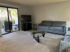 2017 Normandy Ct, Unit 2017 in Palm Springs, CA - Building Photo - Building Photo