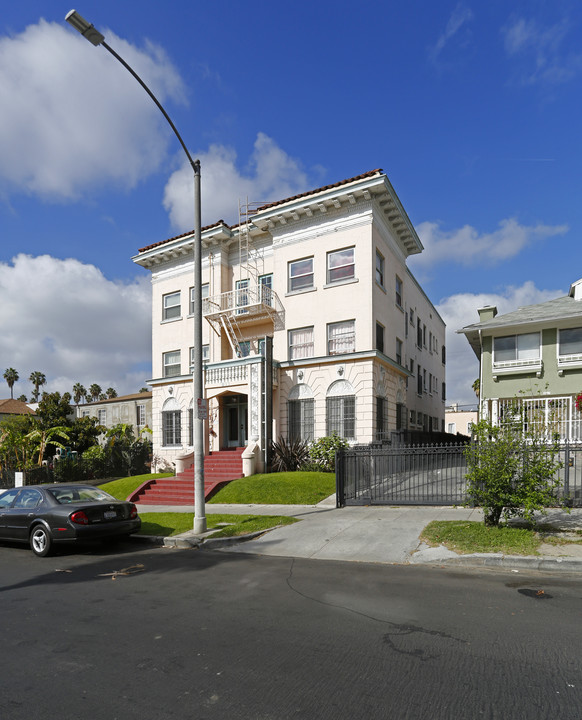 833 S Mariposa Ave in Los Angeles, CA - Building Photo