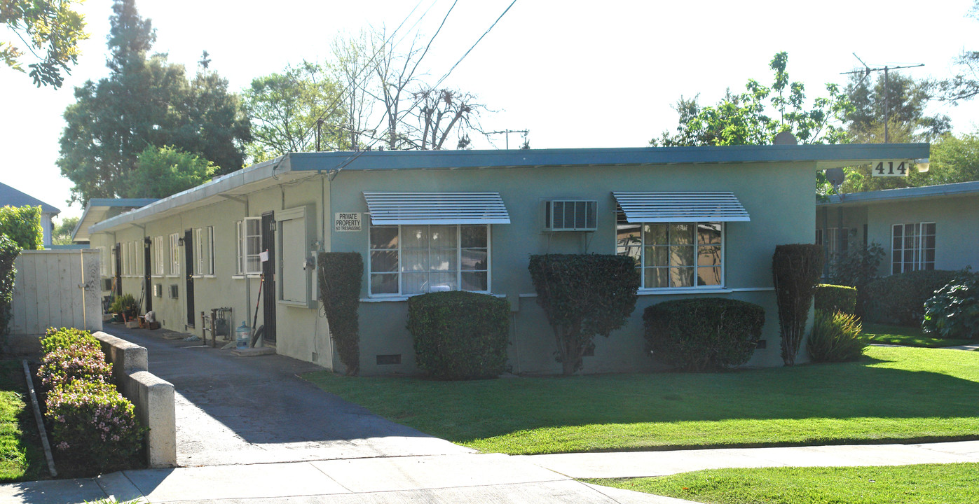 414 Holliston Ave in Pasadena, CA - Building Photo