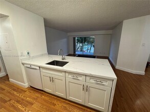 10421 SW 157th Pl in Miami, FL - Building Photo - Building Photo