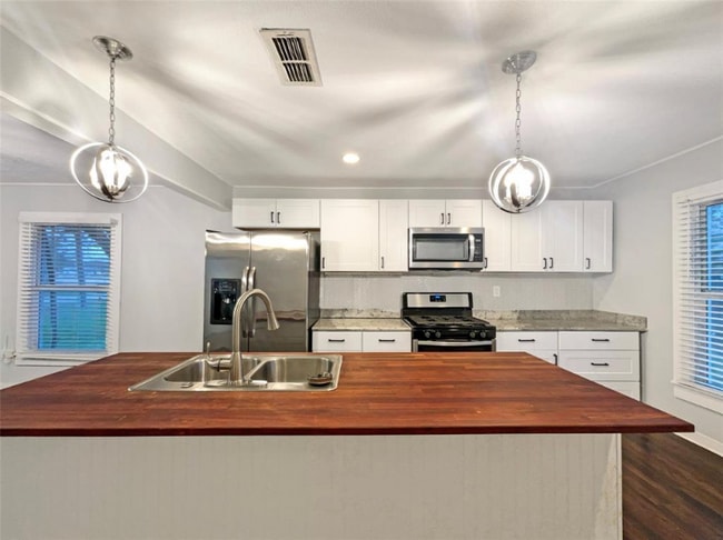 212 4th St in Sanger, TX - Building Photo - Building Photo