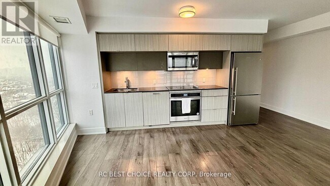 property at 585-2585 Bloor St E