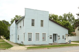 401 Page Ave in Jackson, MI - Building Photo