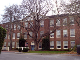 Academy Hill Apartments in Nantucket, MA - Building Photo