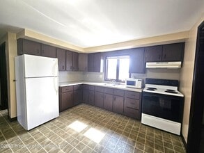 526 Hughes Ct in Scranton, PA - Building Photo - Building Photo