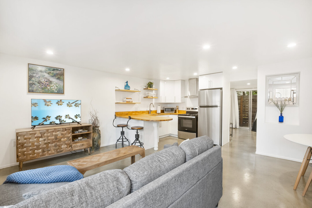 4057 Brant St, Unit Brant Villas in San Diego, CA - Building Photo