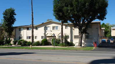 5061 Woodman Ave in Sherman Oaks, CA - Building Photo - Building Photo