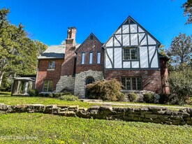 7 Totem Rd in Louisville, KY - Building Photo