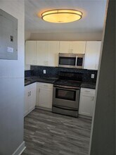 119 Royal Pk Dr in Oakland Park, FL - Building Photo - Building Photo