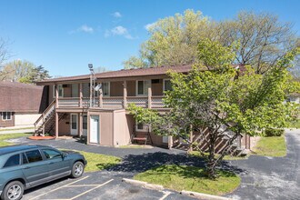 1453 Brooke Park Dr in Toledo, OH - Building Photo - Building Photo