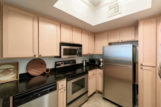 2400 5th Ave, Unit 337 in San Diego, CA - Building Photo - Building Photo