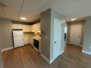 4 Hawes St in Revere, MA - Building Photo - Building Photo